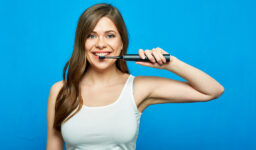 How to Brush Your Teeth Correctly